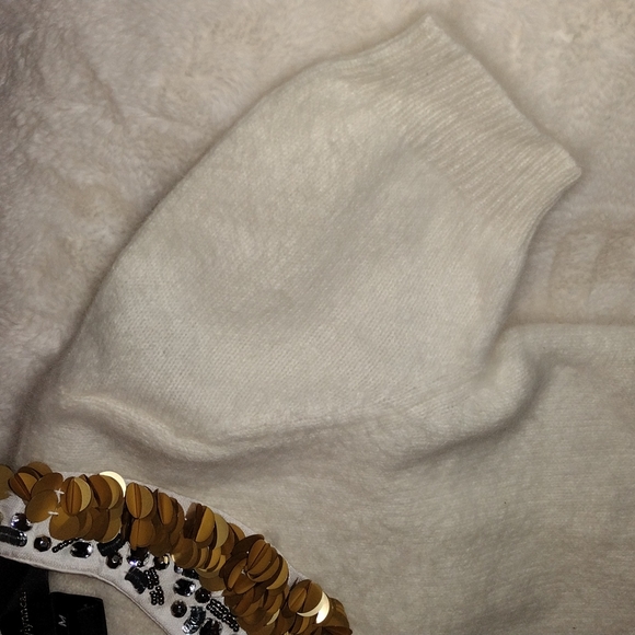 🔥BOGO 50%💥 COREY LYNN CALTER size Medium Angora Sweater Ivory - Picture 6 of 12